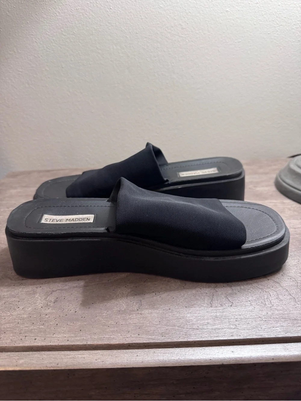 Steve Madden Black Wide-Band Slide Sandals